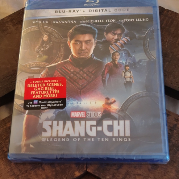 Shang-Chi Blu-ray + Digital Code - Picture 3 of 3